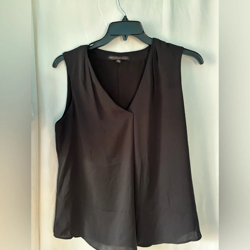 Whitehouse Black‎ Market Elegant Black V-Neck Sleeveless Top Size 4